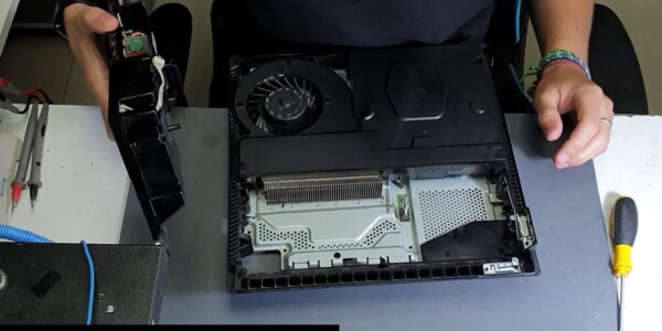 Reparatie placa baza consola Playstation 4