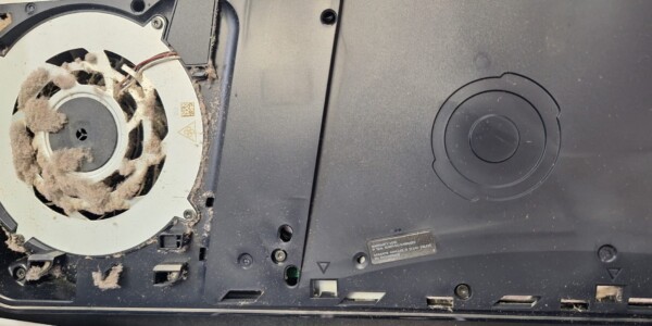 De ce se încălzește PS5 și când trebuie curățată consola